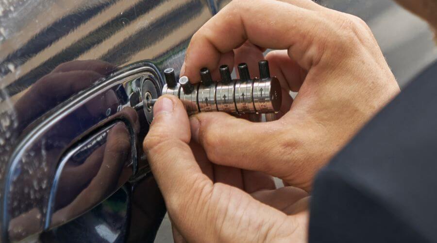 Professional residential roofers in Garnett, KS